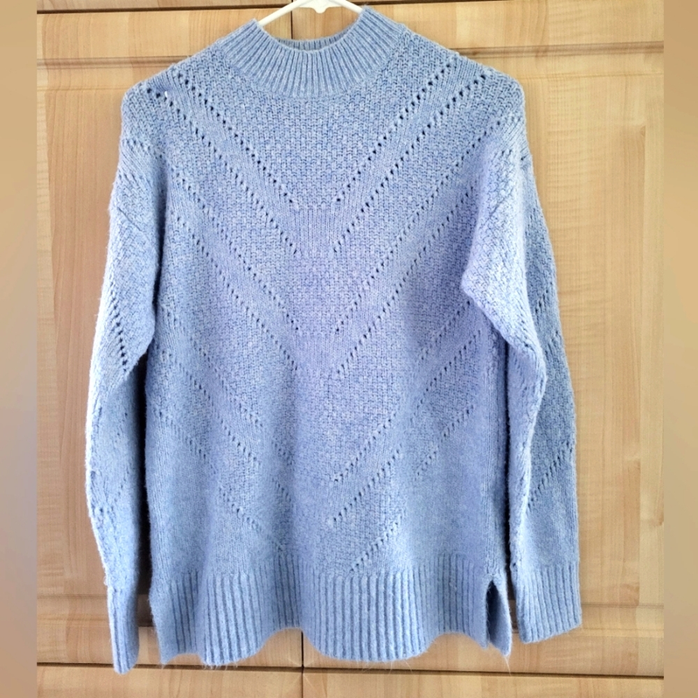 4/$20 Reitmans xs cozy sweater